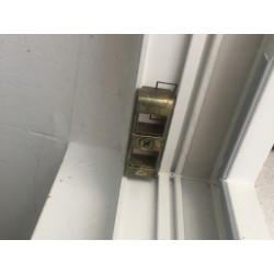 338593 - Gâche 2 trous Grosfillex